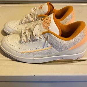 Jordan 2 Retro Low
Craft Melon Tint